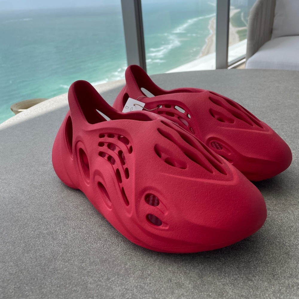 adidas Yeezy Foam Runner “Vermillion” sneakers US Men Size 8